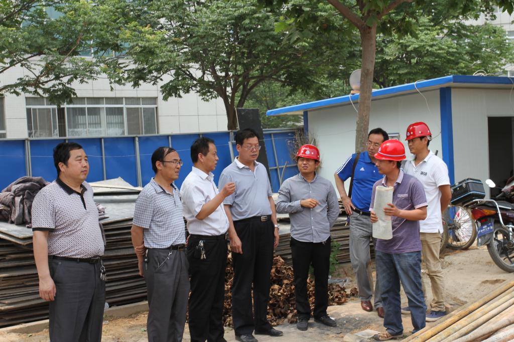 王院长视察35KV电力增容工程工地